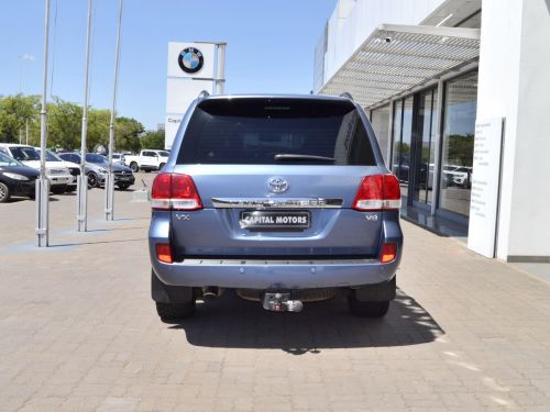 Toyota Land Cruiser VX V8 in Botswana