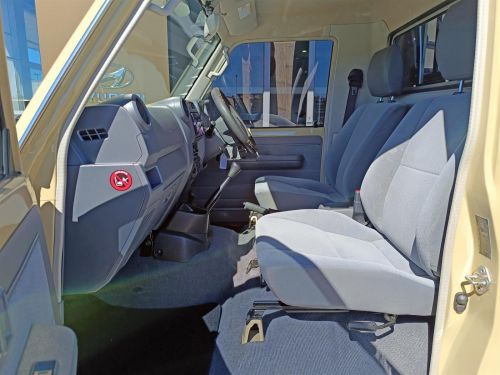 Toyota Land Cruiser LX 79 4.5D V8 in Botswana
