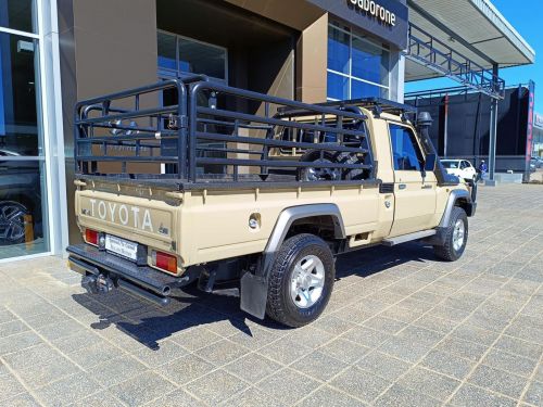 Toyota Land Cruiser LX 79 4.5D V8 in Botswana