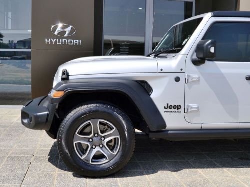 Jeep Wrangler Unlimited Sport in Botswana