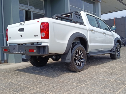 JAC T8 D/Cab 2.0 CTi 4x4 LUX in Botswana