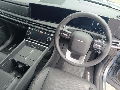 Hyundai Santa Fe Hybrid 1.5T in Botswana