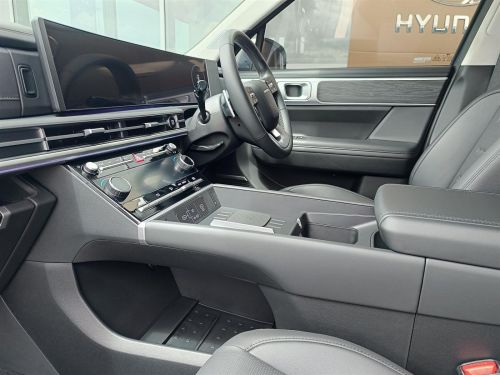 Hyundai Santa Fe Hybrid 1.5T in Botswana