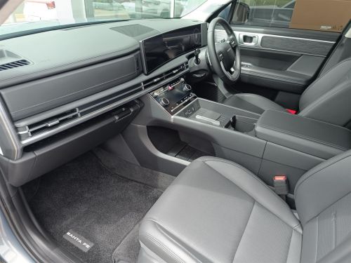 Hyundai Santa Fe Hybrid 1.5T in Botswana