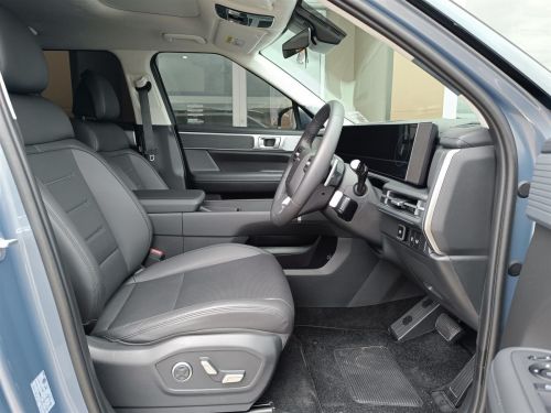 Hyundai Santa Fe Hybrid 1.5T in Botswana