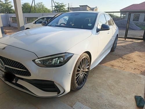 Pre-owned Mercedes-Benz C200 for sale in 