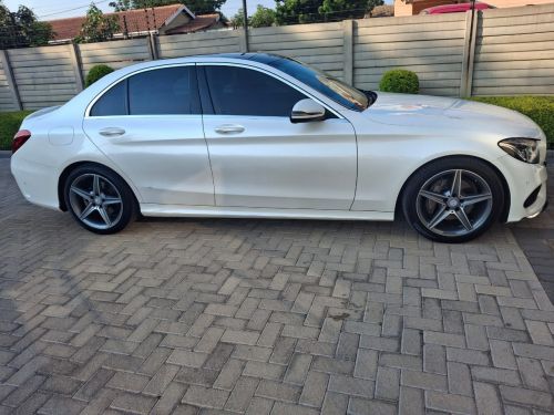 Pre-owned Mercedes-Benz C200 for sale in 