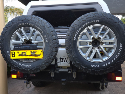 Toyota Hilux 3.0 D4D D/C 4x4 in Botswana