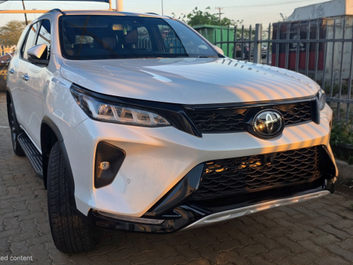 Used Toyota Fortuner 2.8 GD6 4x4 VX AT for sale in Gaborone