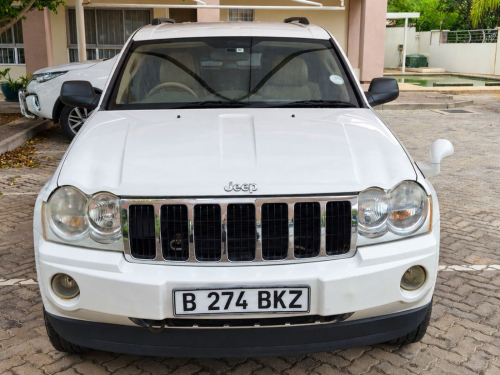 Jeep Grand Cherokee Limited 4.7 V8 4x4 in Botswana