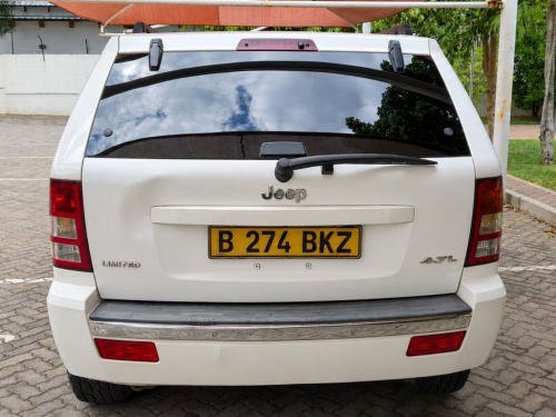 Jeep Grand Cherokee Limited 4.7 V8 4x4 in Botswana