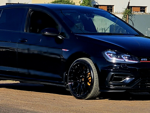 Volkswagen Golf 7 GTI in Botswana