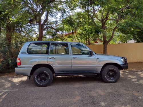 Toyota Land Cruiser 4.5 efi in Botswana