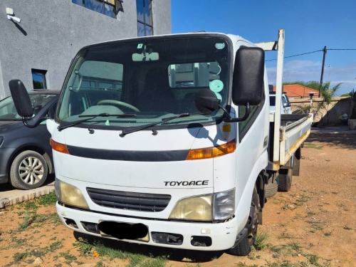 Toyota Dyna 2.5 2KD in Botswana