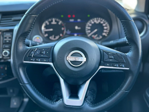 Nissan Navara LE Plus in Botswana