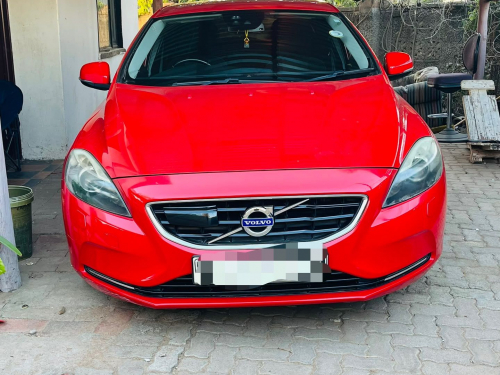 Volvo V40 in Botswana