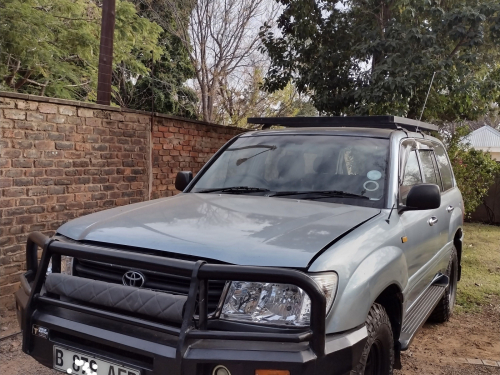 Toyota Land Cruiser GX 4,5Efi in Botswana