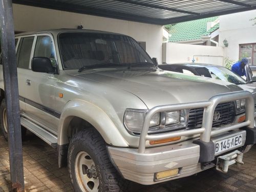Toyota Land Cruiser - 80 series in Botswana