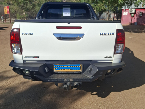Toyota Hilux 2.8 GD 6 Legend 50 Club Cab 4 x 4 in Botswana