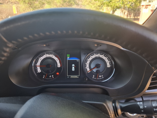 Toyota Hilux 2.8 GD 6 Legend 50 Club Cab 4 x 4 in Botswana