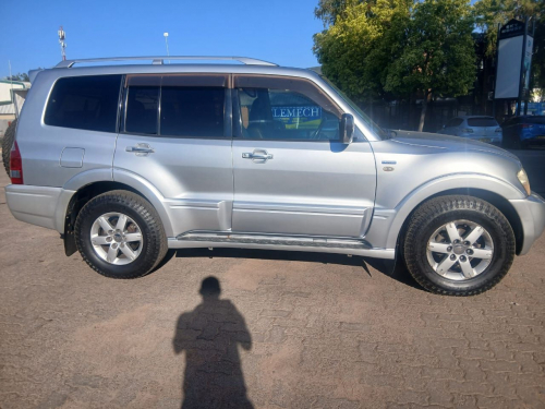 Mitsubishi Pajero 3.2 V6 GLS(Auto) in Botswana