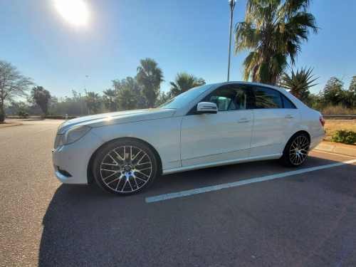 Mercedes-Benz E300 V6 in Botswana