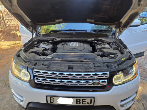 Land Rover Range Rover 3.0 V6 in Botswana