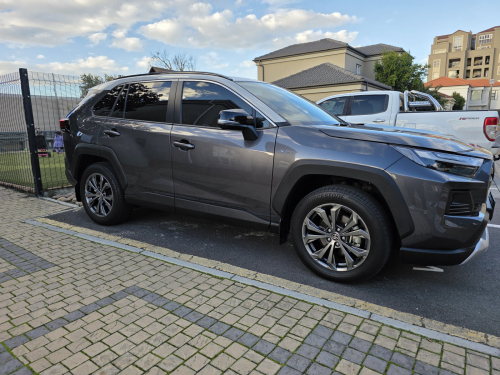 Toyota Rav4 GXR Hybrid in Botswana