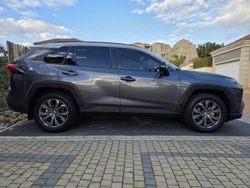 Toyota Rav4 GXR Hybrid in Botswana