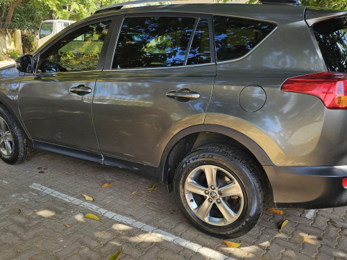 Toyota Rav4 in Botswana