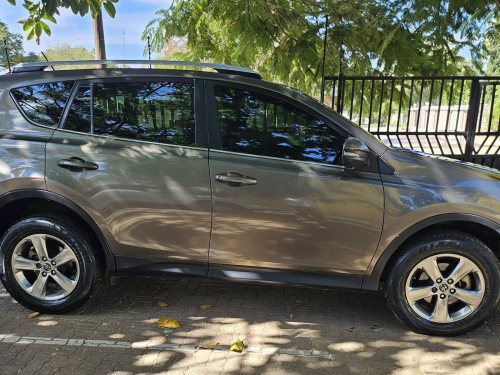 Toyota Rav4 in Botswana