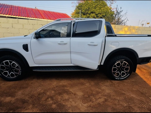 Ford Ranger Wild Track 4x4 in Botswana