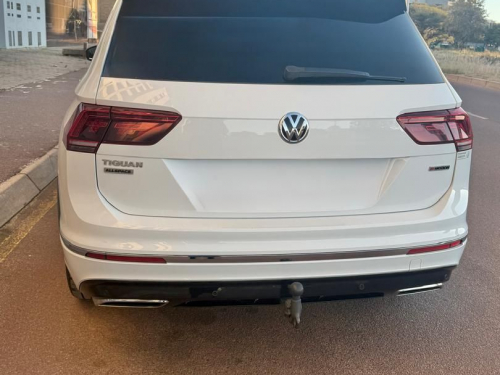 Volkswagen Tiguan Allspace 2.0 TSI R-Line (7-seater) in Botswana