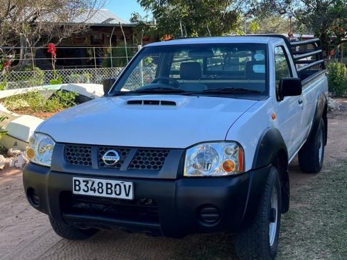 Nissan NP300 4x4 in Botswana