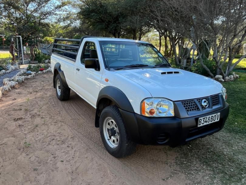 Nissan NP300 4x4 in Botswana