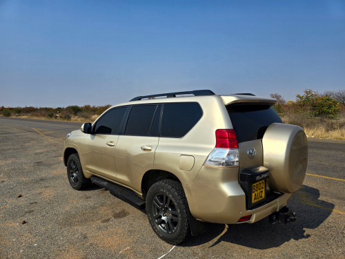 Toyota Prado VX 3.0 D4D in Botswana