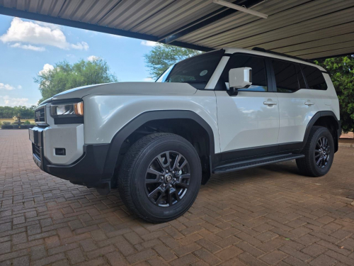 Toyota Prado 2.8 TX in Botswana