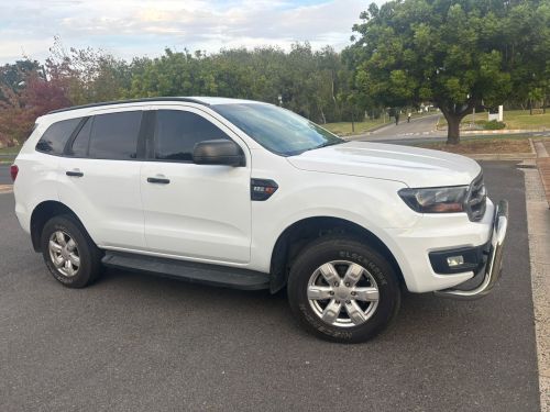 Pre-owned Ford Everest 2.2 XLS 4X2 for sale in 